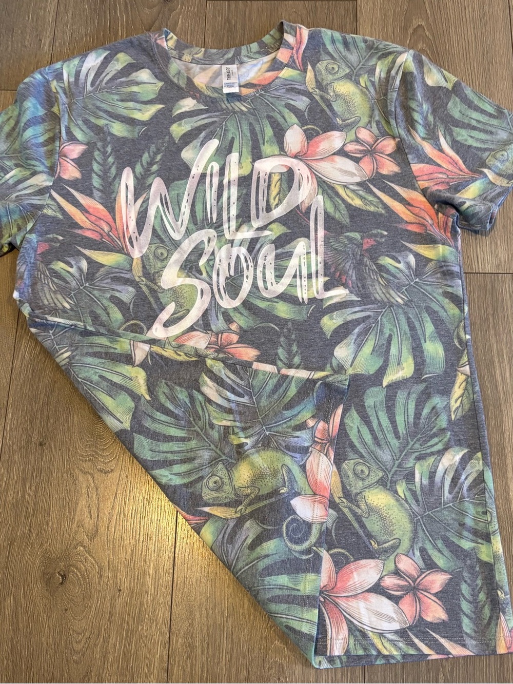 Wild Soul Tropical Print T-Shirt - Multicolor - NEW - Picture 8 of 8